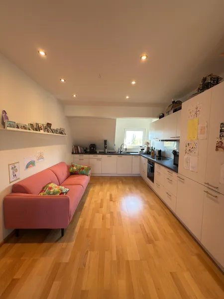Hochwertige 4-Zimmer-Maisonette-Wohnung zum Wohlfühlen (mit kostenlosem Stellplatz) — photo 1